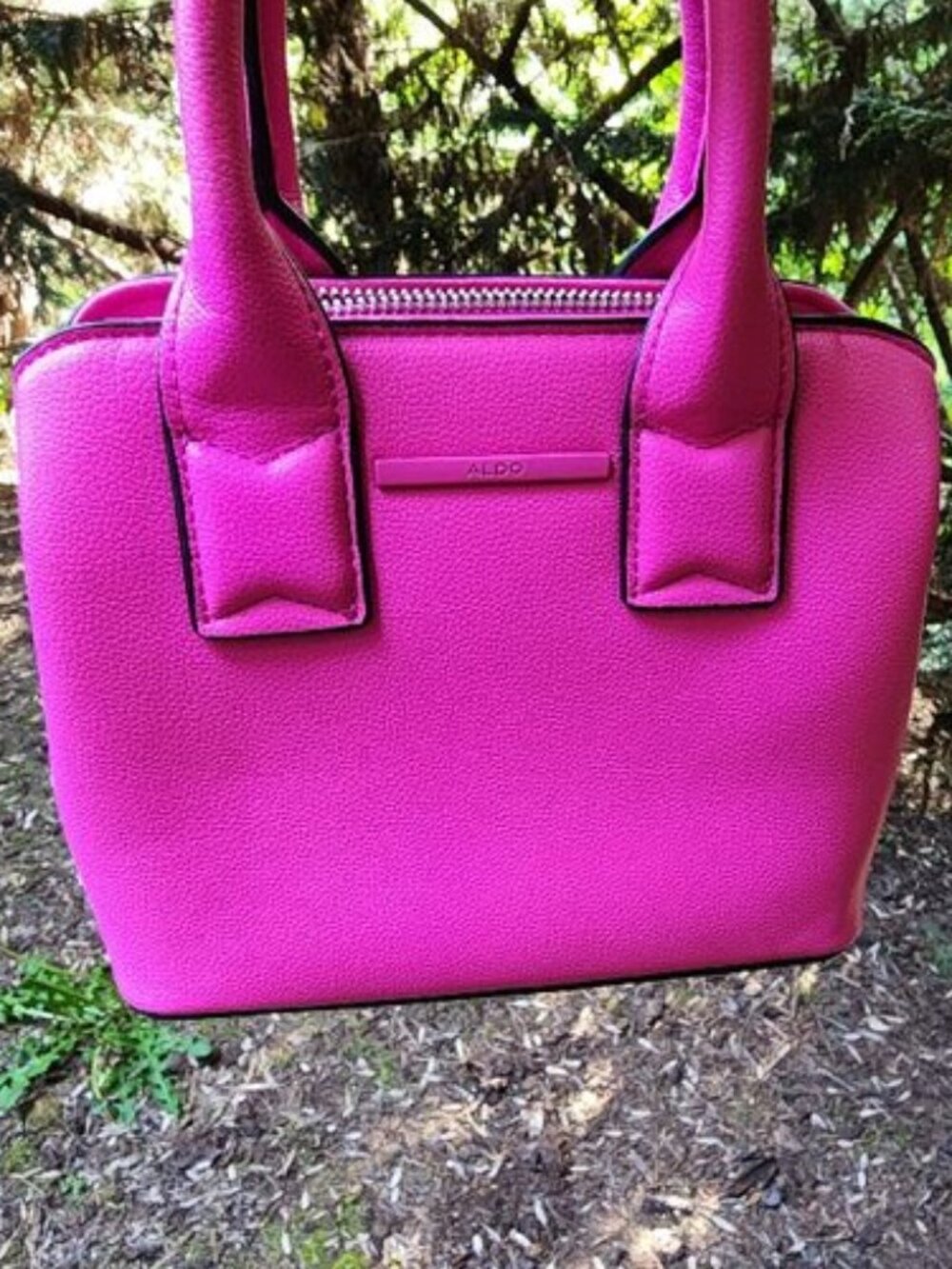 GUC Aldo small neon Pink handbag with pockets galore 💗 🛍
